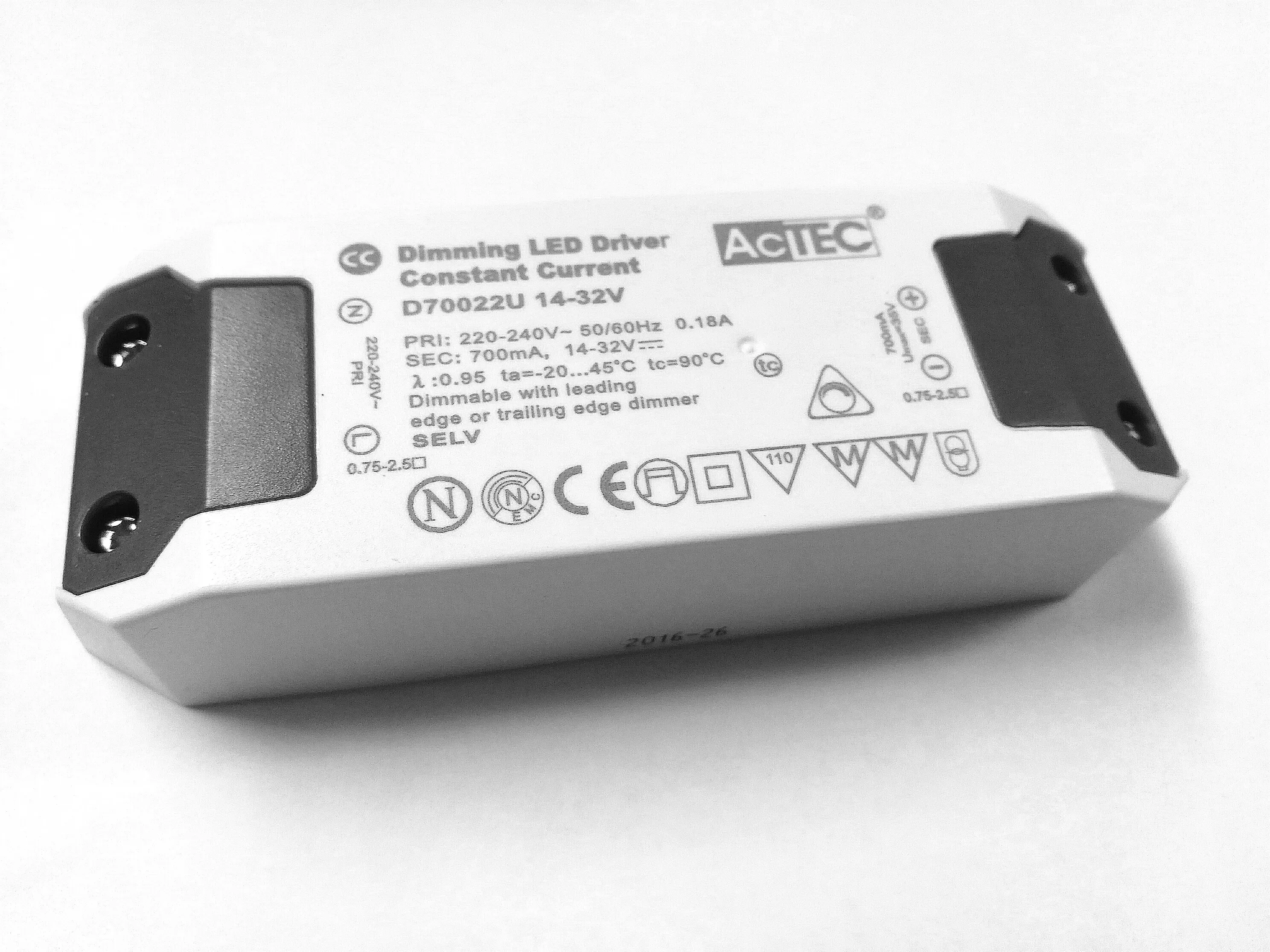 LED-liitäntälaite LED-driver 20W 700mA himmennettävä